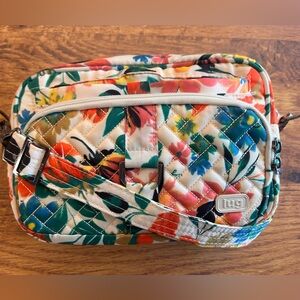 Lug Carousel Convertible Crossbody
Bag Bloom Sand